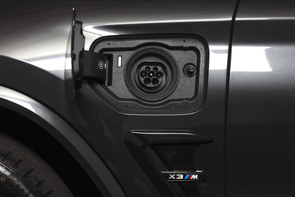 BMW X3 xDrive30e High Executive M Sport (facelift) | Lazer | Adapt. Cruise | Elek. Trekhaak | Stoel-+Stuurverw, | 360 Camera | NAV + App. Connect | Elek. Klep | LM 20" |