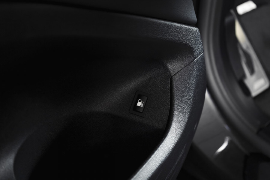 BMW X3 xDrive30e High Executive M Sport (facelift) | Lazer | Adapt. Cruise | Elek. Trekhaak | Stoel-+Stuurverw, | 360 Camera | NAV + App. Connect | Elek. Klep | LM 20" |