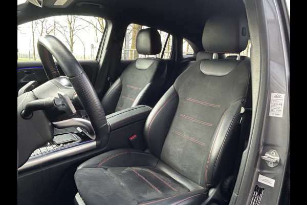 Mercedes-Benz GLA 180 AMG// Camera // Elek. Achterklep // Sfeerverlichting // Night pakket // 19" AMG Velgen // LED