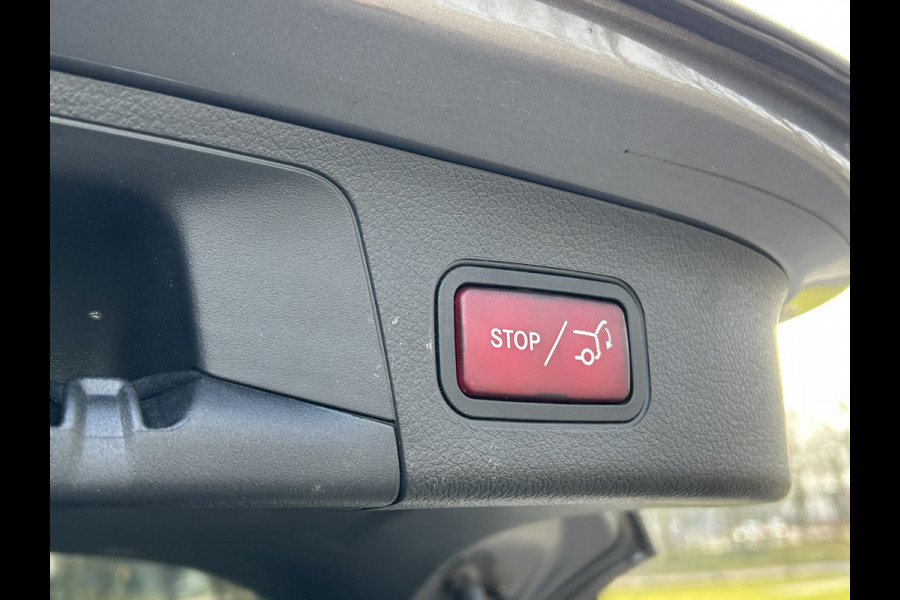 Mercedes-Benz GLA 180 AMG// Camera // Elek. Achterklep // Sfeerverlichting // Night pakket // 19" AMG Velgen // LED