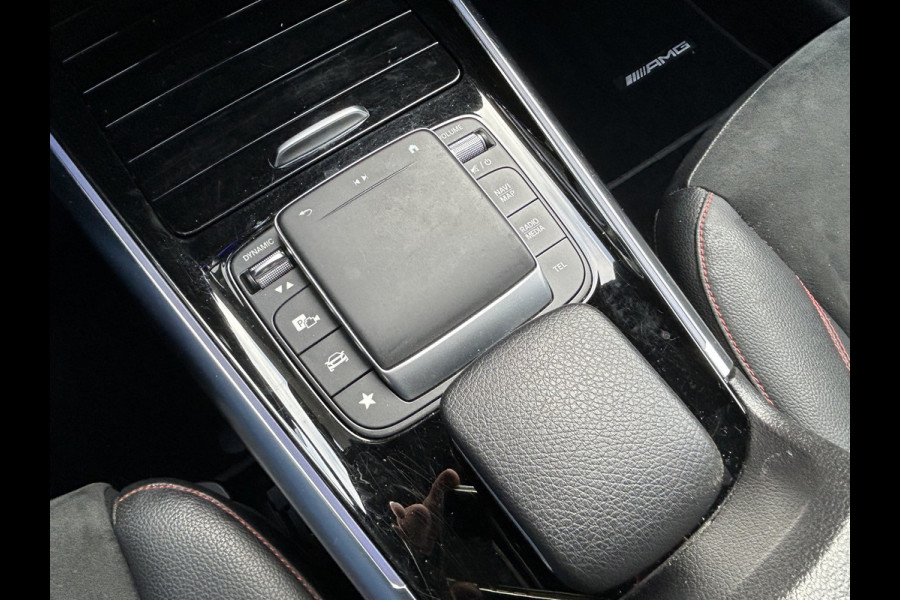 Mercedes-Benz GLA 180 AMG// Camera // Elek. Achterklep // Sfeerverlichting // Night pakket // 19" AMG Velgen // LED