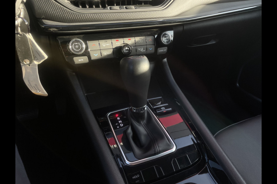 Jeep Compass 1.5T e-Hybrid Night Eagle | Camera | Licht/Regen Sensor | Stuur/Stoel verwarming