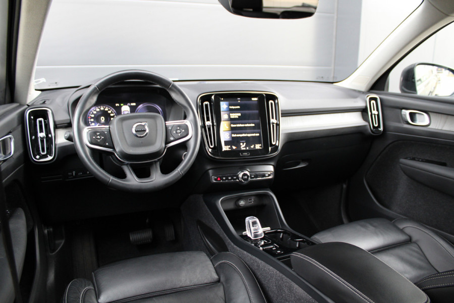 Volvo XC40 1.5 T5 Recharge Inscription | NAP! | ACC | STOEL+STUURVERWARMING | CAMERA | KEYLESS | CARPLAY |