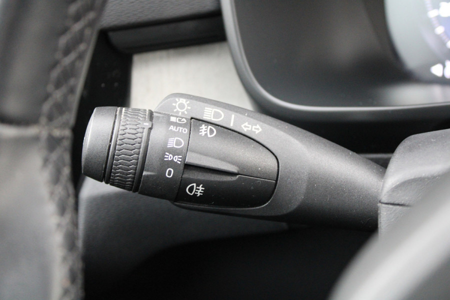 Volvo XC40 1.5 T5 Recharge Inscription | NAP! | ACC | STOEL+STUURVERWARMING | CAMERA | KEYLESS | CARPLAY |