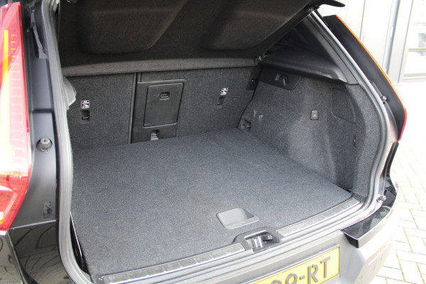 Volvo XC40 1.5 T5 Recharge Inscription | NAP! | ACC | STOEL+STUURVERWARMING | CAMERA | KEYLESS | CARPLAY |