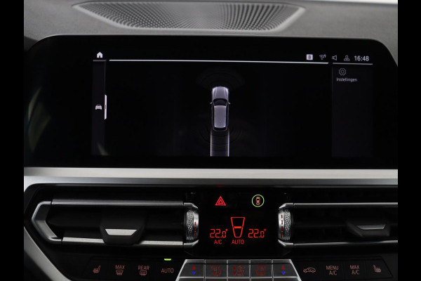 BMW 3-serie 318d Sport Line | Stoelverwarming | Sportstoelen | Carplay | Live Cockpit | Half leder | Navigatie | Full LED | Parkeerhulp | Cruise control