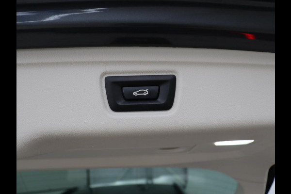 BMW 3-serie 318d Sport Line | Stoelverwarming | Sportstoelen | Carplay | Live Cockpit | Half leder | Navigatie | Full LED | Parkeerhulp | Cruise control