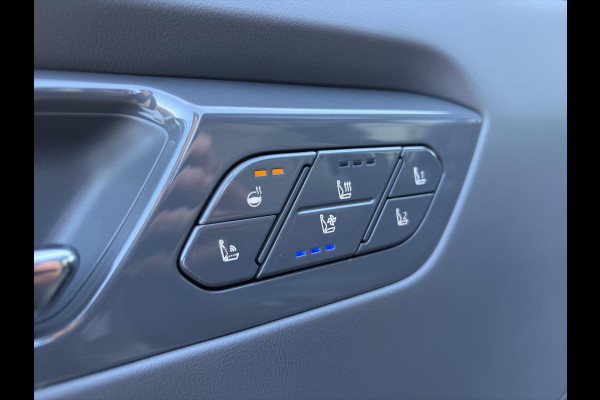 Kia EV9 Plus 99.8 kWh Navigatie | 360-camera | Apple Carplay / Android Auto | Heads-up | Meridian Soundsystem | Stoelverkoeling & Verwarming |