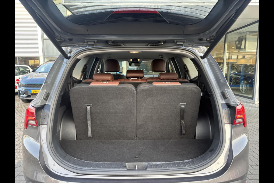 Hyundai Santa Fe 1.6 T-GDI PHEV Premium 7p. | Trekhaak | Leder | 360 Camera | Stoel- Ventilatie & Verwarming |