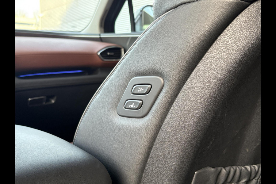 Hyundai Santa Fe 1.6 T-GDI PHEV Premium 7p. | Trekhaak | Leder | 360 Camera | Stoel- Ventilatie & Verwarming |