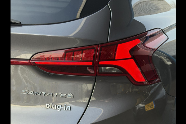 Hyundai Santa Fe 1.6 T-GDI PHEV Premium 7p. | Trekhaak | Leder | 360 Camera | Stoel- Ventilatie & Verwarming |