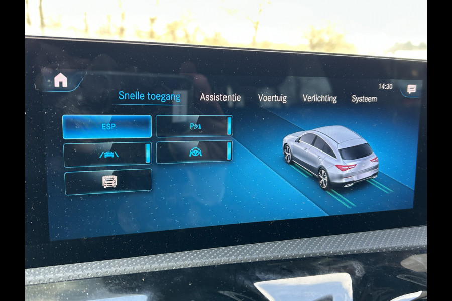 Mercedes-Benz CLA-Klasse 180 Shooting Brake Luxury // Panoramadak // Distronic // Memory // MultiBeam LED // Camera // Sfeerverlichting // Keyless