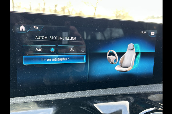 Mercedes-Benz CLA-Klasse 180 Shooting Brake Luxury // Panoramadak // Distronic // Memory // MultiBeam LED // Camera // Sfeerverlichting // Keyless