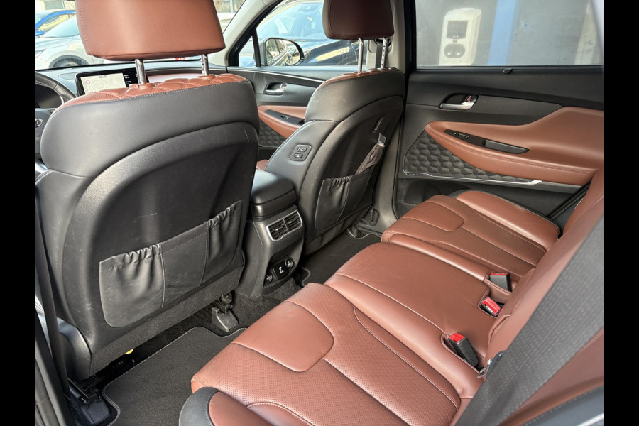 Hyundai Santa Fe 1.6 T-GDI PHEV Premium 7p. | Trekhaak | Leder | 360 Camera | Stoel- Ventilatie & Verwarming |