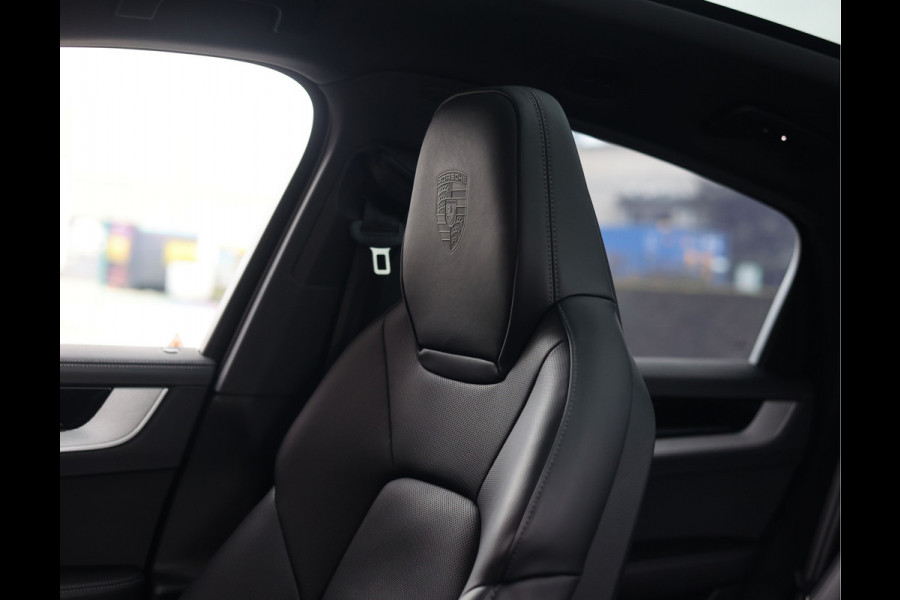 Porsche Cayenne Coupé 3.0 E-Hybrid | Pano - Trekhaak - Sport Chrono