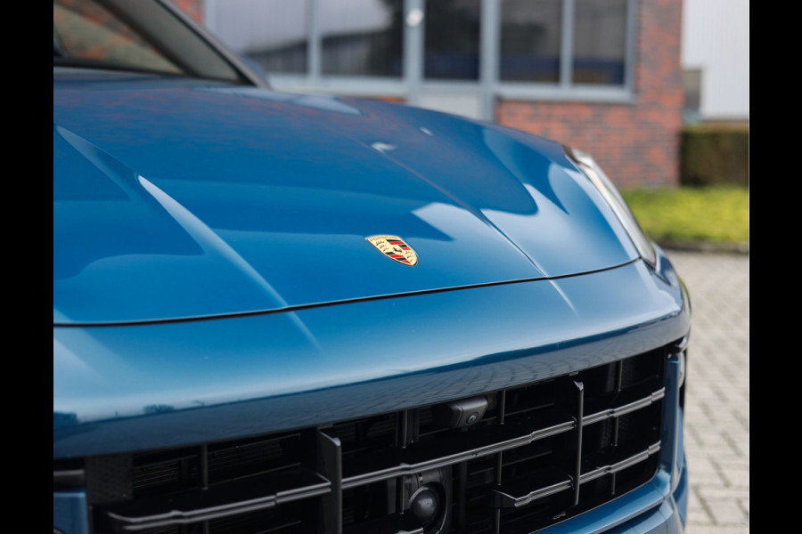 Porsche Cayenne Coupé 3.0 E-Hybrid | Pano - Trekhaak - Sport Chrono