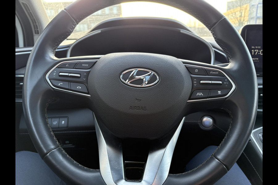 Hyundai Santa Fe 1.6 T-GDI PHEV Premium Sky 7p. | Afneembare trekhaak | Panoramadak | Stoelverwarming | Adaptive cruise control | Camera | KRELL