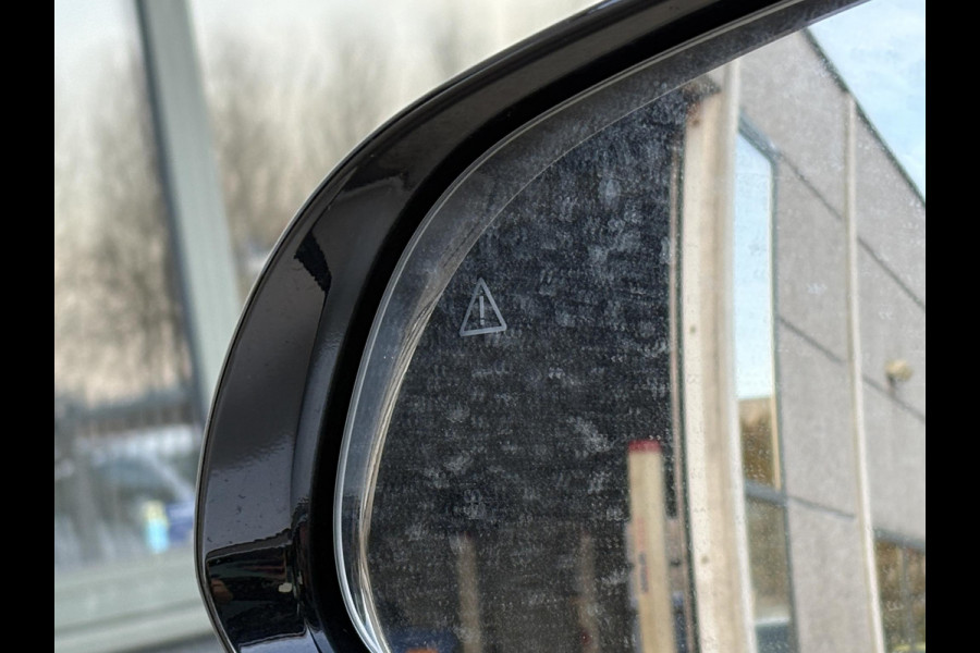 Hyundai Santa Fe 1.6 T-GDI PHEV Premium Sky 7p. | Afneembare trekhaak | Panoramadak | Stoelverwarming | Adaptive cruise control | Camera | KRELL