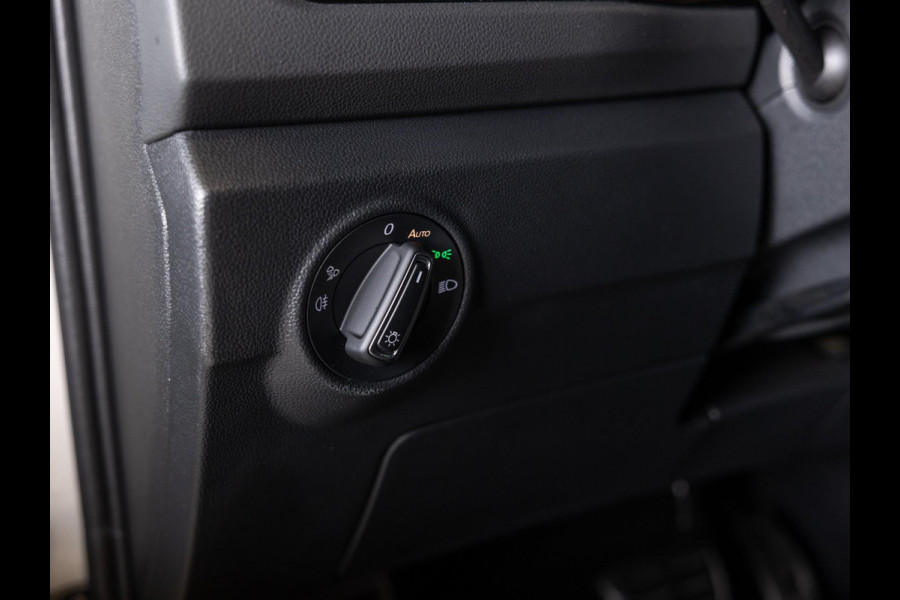 Volkswagen T-Roc 1.5 TSI R-Line Blackstyle / 150pk / Stoel en stuur verwarming / Achteruitrij camera / Keyless /