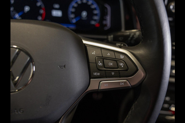 Volkswagen T-Roc 1.5 TSI R-Line Blackstyle / 150pk / Stoel en stuur verwarming / Achteruitrij camera / Keyless /