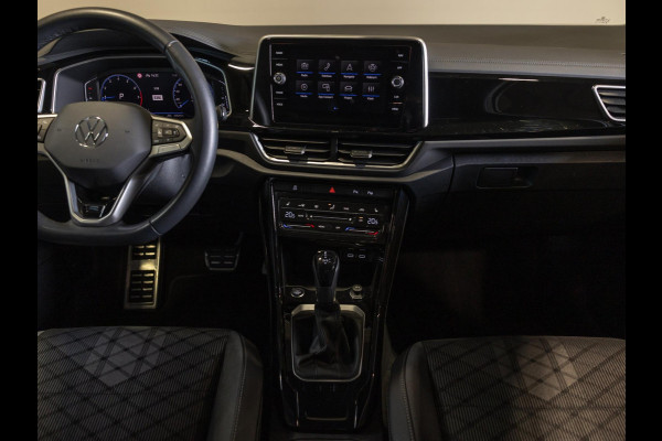 Volkswagen T-Roc 1.5 TSI R-Line Blackstyle / 150pk / Stoel en stuur verwarming / Achteruitrij camera / Keyless /
