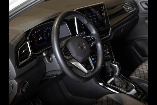 Volkswagen T-Roc 1.5 TSI R-Line Blackstyle / 150pk / Stoel en stuur verwarming / Achteruitrij camera / Keyless /