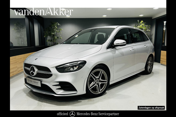 Mercedes-Benz B-Klasse 180 AMG // Trekhaak // Camera // Elek. Achterklep // Carplay // LED Koplampen // Navigatie