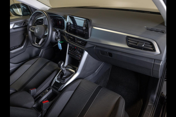 Volkswagen T-Roc 1.0 TSI Life / 110pk / Trekhaak / Achteruitrij camera / Stoelverwarming /