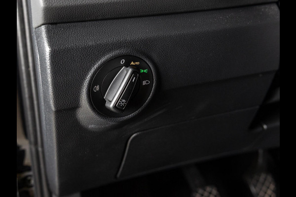 Volkswagen T-Roc 1.0 TSI Life / 110pk / Trekhaak / Achteruitrij camera / Stoelverwarming /