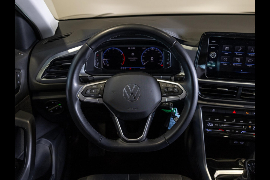 Volkswagen T-Roc 1.0 TSI Life / 110pk / Trekhaak / Achteruitrij camera / Stoelverwarming /