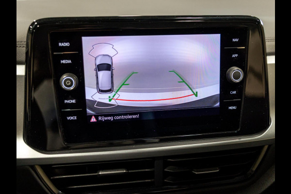 Volkswagen T-Roc 1.0 TSI Life / 110pk / Trekhaak / Achteruitrij camera / Stoelverwarming /