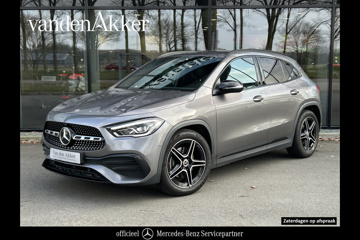 Mercedes-Benz GLA 180 AMG// Camera // Elek. Achterklep // Sfeerverlichting // Night pakket // 19" AMG Velgen // LED