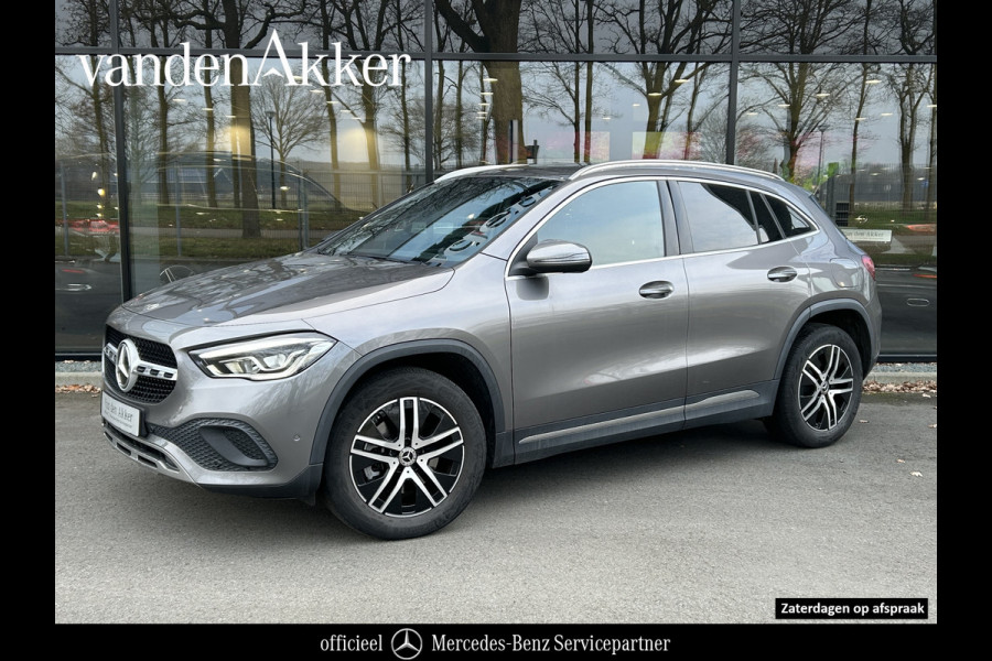 Mercedes-Benz GLA 250e Luxury Plugin Hybride 250e Luxury // Trekhaak // Carplay // Camera // Sfeerverlichting // Widescreen Dashbord