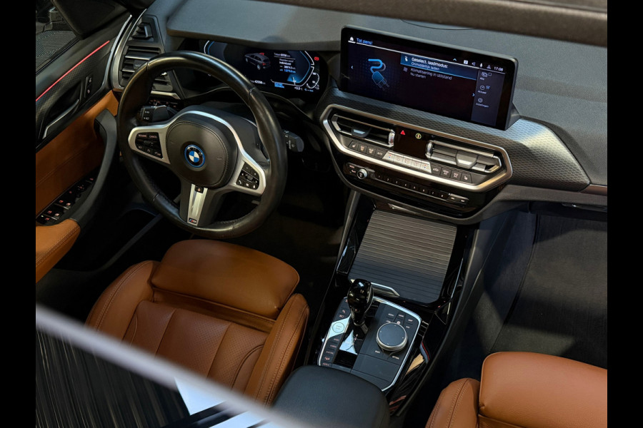 BMW X3 XDrive30e High Executive M-SPORT|PANO|HuD|LASER|CARPLAY|TREKHAAK|SFEERVERLICHTING|STUURVERWARMING|PLUG IN HYBRIDE|292PK