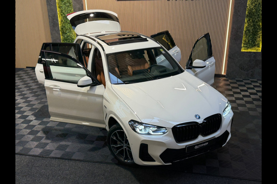 BMW X3 XDrive30e High Executive M-SPORT|PANO|HuD|LASER|CARPLAY|TREKHAAK|SFEERVERLICHTING|STUURVERWARMING|PLUG IN HYBRIDE|292PK
