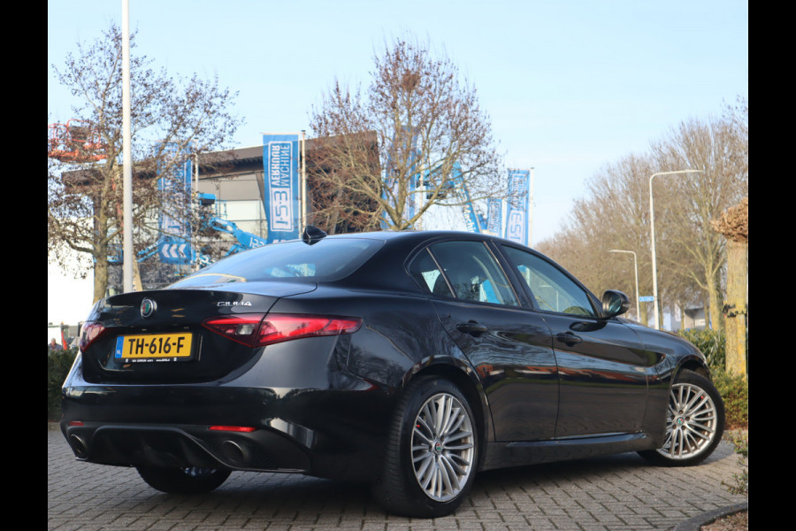 Alfa Romeo Giulia 2.0T Super / Adaptive CC