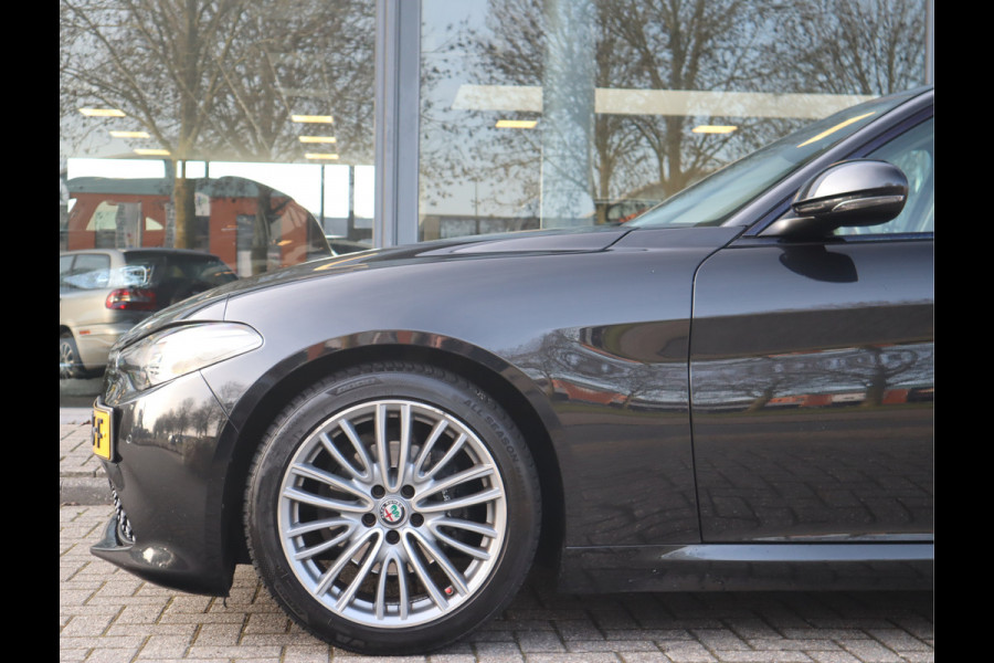 Alfa Romeo Giulia 2.0T Super / Adaptive CC