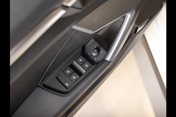 Audi A3 Sportback 35 TFSI S edition / 150pk / Panorama dak / Sonos / Achteruitrij camera /