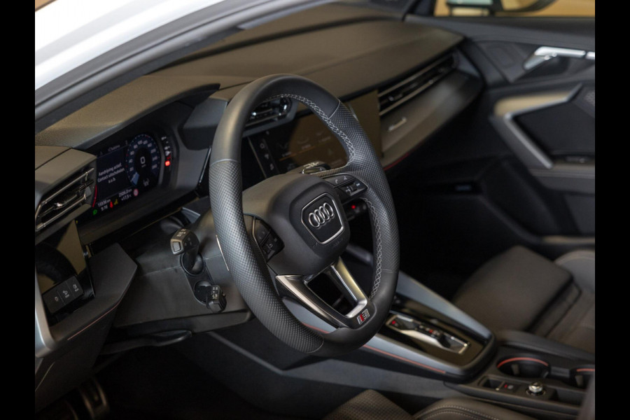 Audi A3 Sportback 35 TFSI S edition / 150pk / Panorama dak / Sonos / Achteruitrij camera /