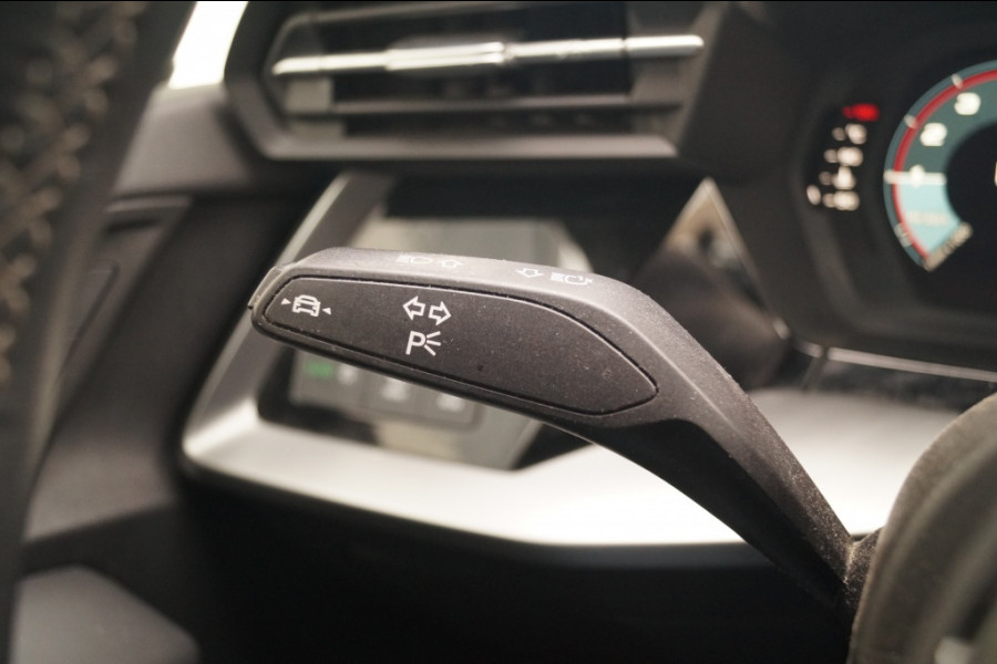 Audi A3 Limousine 30 TFSI Automaat S-Line Edition -NAVI-ECC-LED-