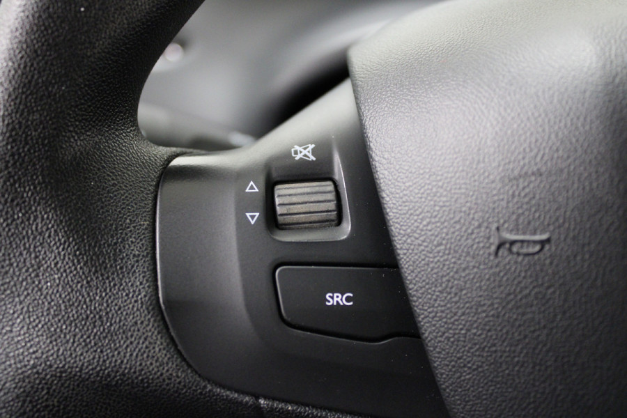 Peugeot 208 1.2 PureTech Blue Lion Navi/Carplay.