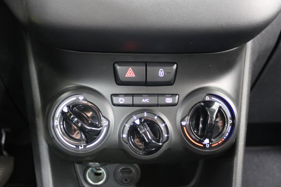 Peugeot 208 1.2 PureTech Blue Lion Navi/Carplay.