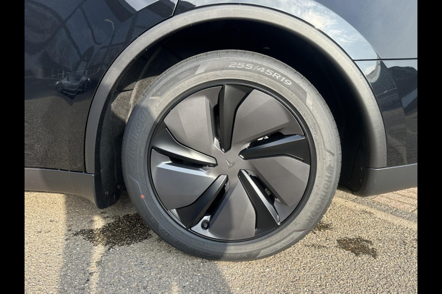 Tesla Model Y Premium Long Range AWD 75 kWh NIEUWE AUTO – DIRECT LEVERBAAR! 1E TOELATING 28-01-2026