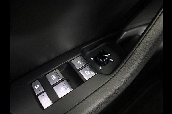 Audi A6 Avant 40 TFSI S edition Competition 204 pk S-tronic | Verlengde garantie | Navigatie | Panoramadak | Parkeersensoren | Achteruitrijcamera | Stoelverwarming | S-Line |