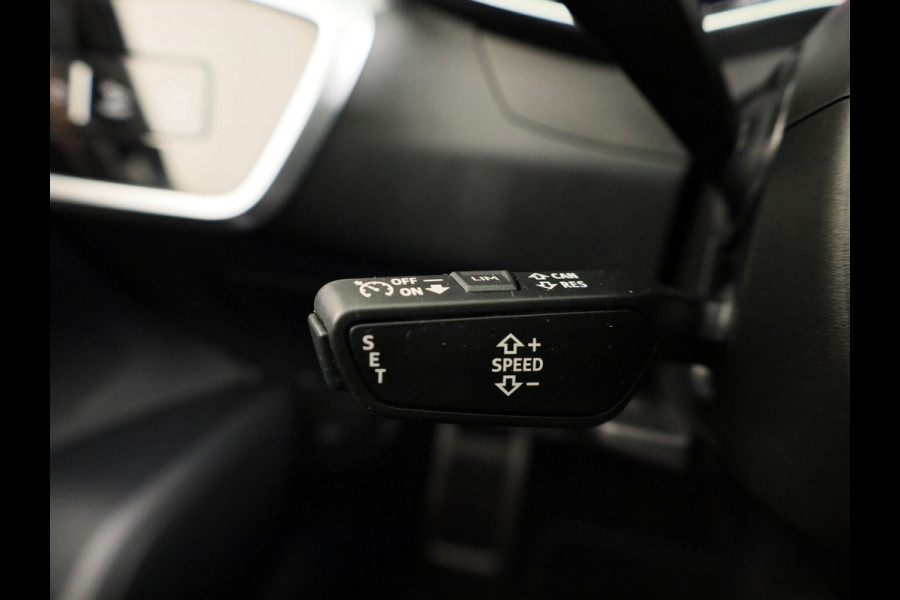 Audi A6 Avant 40 TFSI S edition Competition 204 pk S-tronic | Verlengde garantie | Navigatie | Panoramadak | Parkeersensoren | Achteruitrijcamera | Stoelverwarming | S-Line |