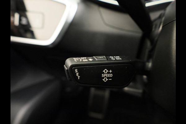 Audi A6 Avant 40 TFSI S edition Competition 204 pk S-tronic | Verlengde garantie | Navigatie | Panoramadak | Parkeersensoren | Achteruitrijcamera | Stoelverwarming | S-Line |