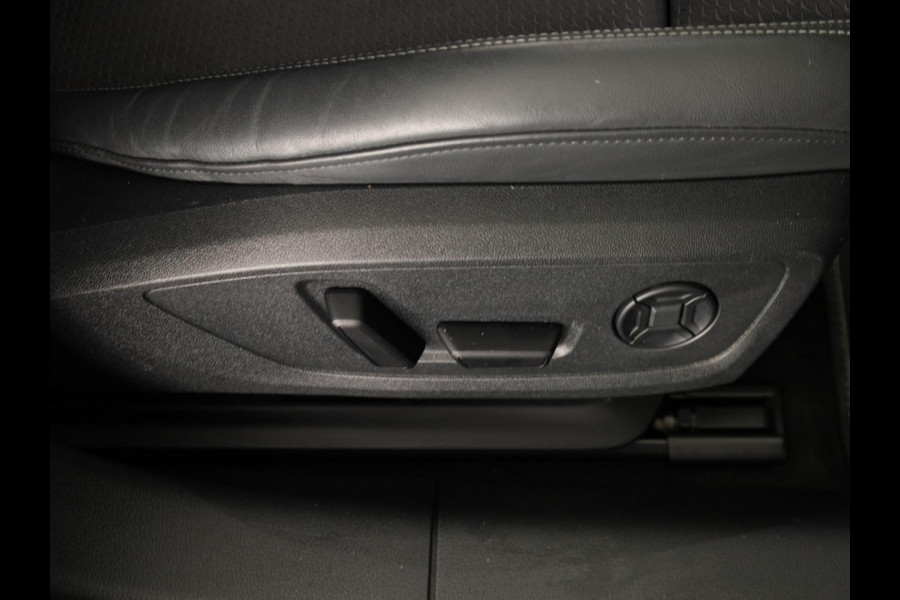 Audi A6 Avant 40 TFSI S edition Competition 204 pk S-tronic | Verlengde garantie | Navigatie | Panoramadak | Parkeersensoren | Achteruitrijcamera | Stoelverwarming | S-Line |