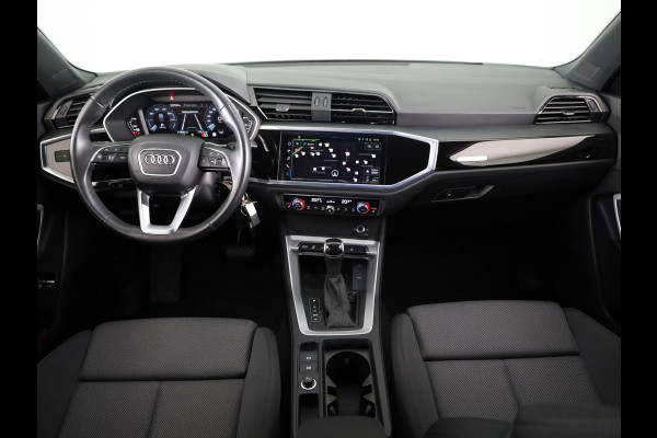 Audi Q3 45 TFSI e Advanced edition 245pk | Navigatie | Sportstoelen | 19 inch lichtmetalen velgen | Stoelverwarming | Adaptieve cruise controle
