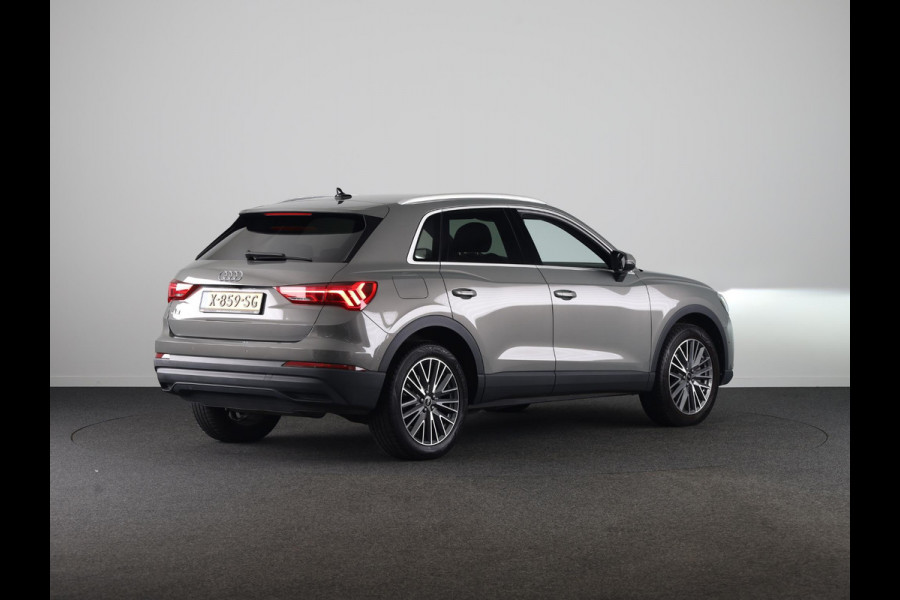 Audi Q3 45 TFSI e Advanced edition 245pk | Navigatie | Sportstoelen | 19 inch lichtmetalen velgen | Stoelverwarming | Adaptieve cruise controle