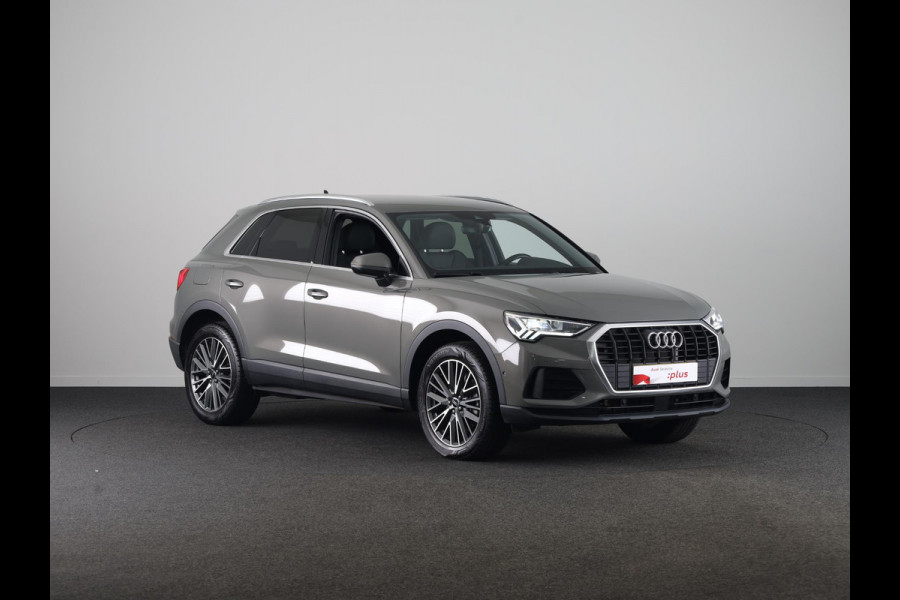 Audi Q3 45 TFSI e Advanced edition 245pk | Navigatie | Sportstoelen | 19 inch lichtmetalen velgen | Stoelverwarming | Adaptieve cruise controle